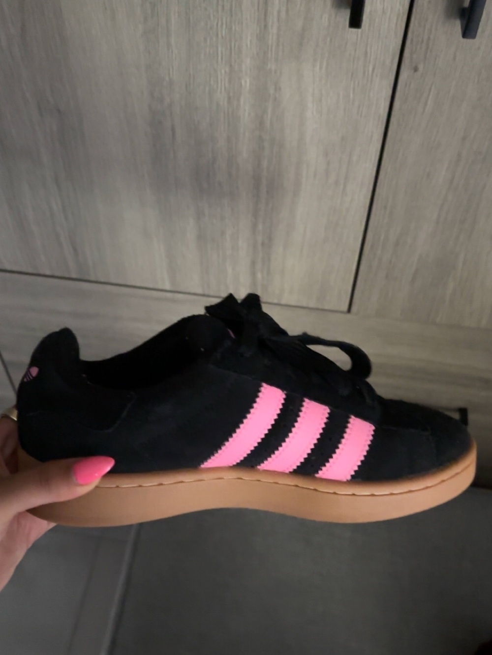 Black & Pink Adidas campus sneakers Women's size 7 - Picture 3 of 5